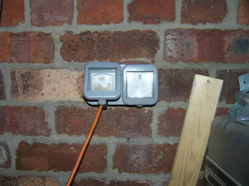 12 - Weatherproof double socket install