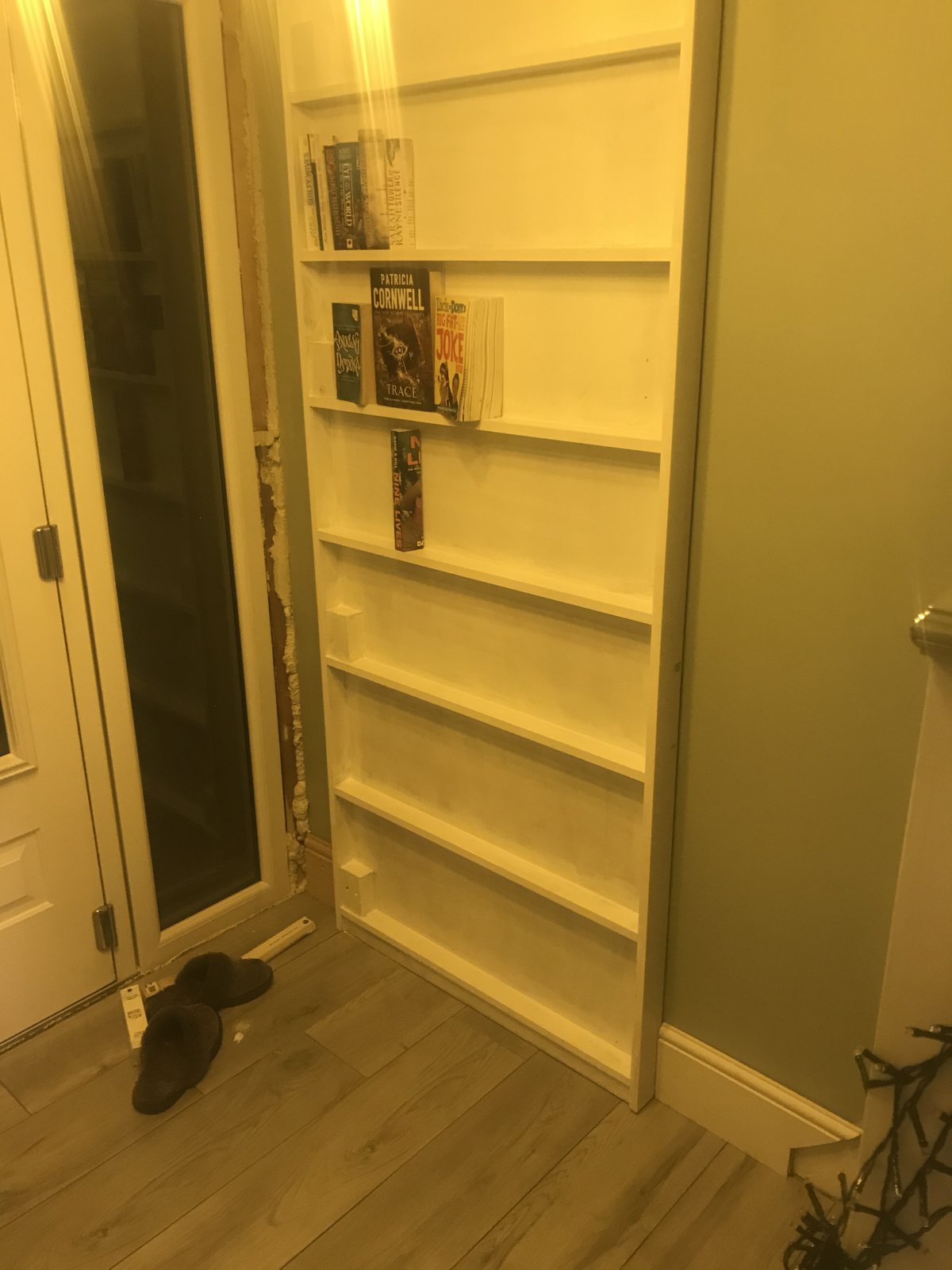 Perspex strips to stop books falling off thin shelf? DIYnot Forums