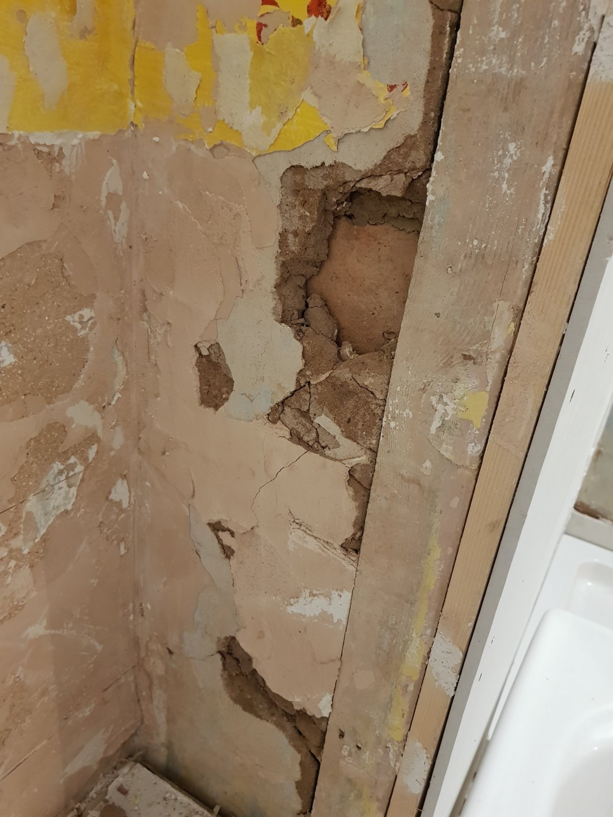 Need to fill plaster back to the brick on chimney breast DIYnot Forums