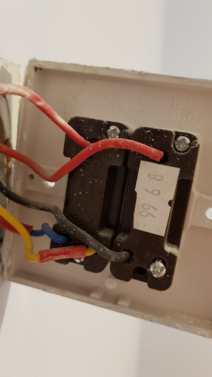Light switch mis-wiring help? | DIYnot Forums