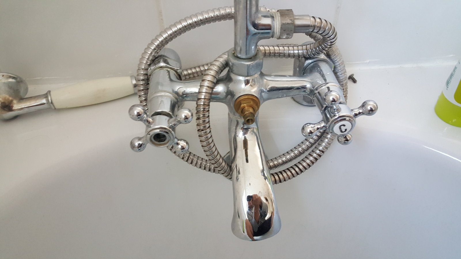 Removal of bath hot water tap | DIYnot Forums