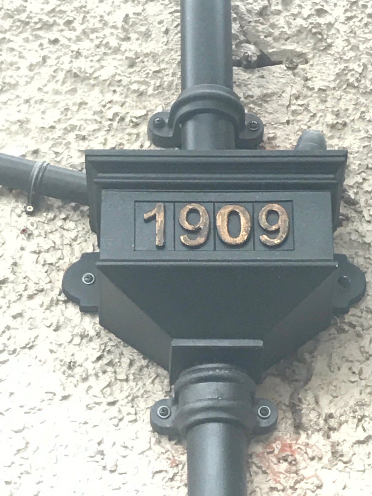 Dated Cast Iron effect hopper DIYnot Forums