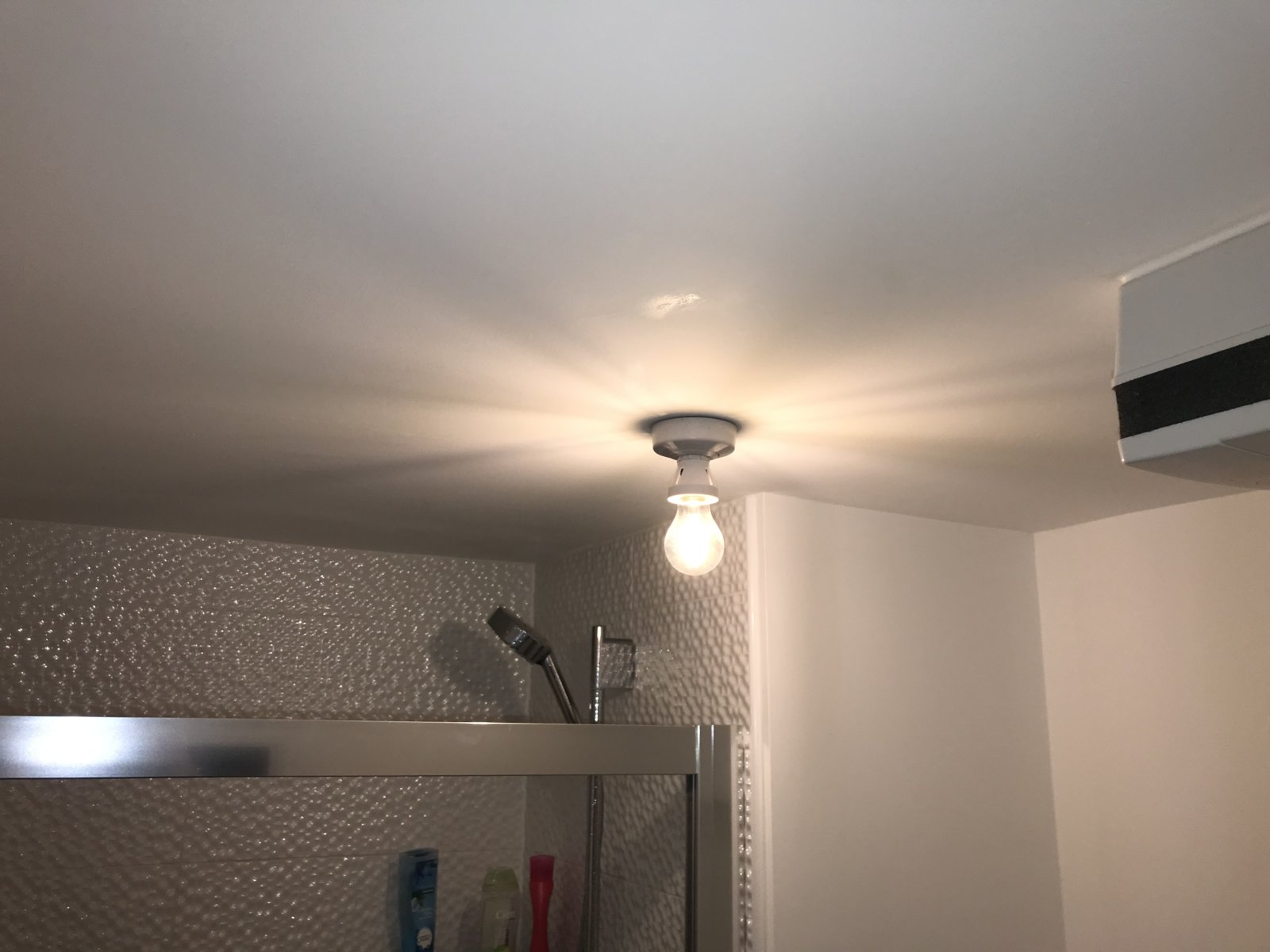 What bathroom zone is this light fitting in? DIYnot Forums