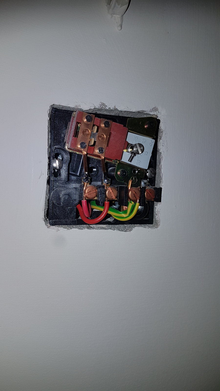 Is this a thermostat? (pic attached) | DIYnot Forums