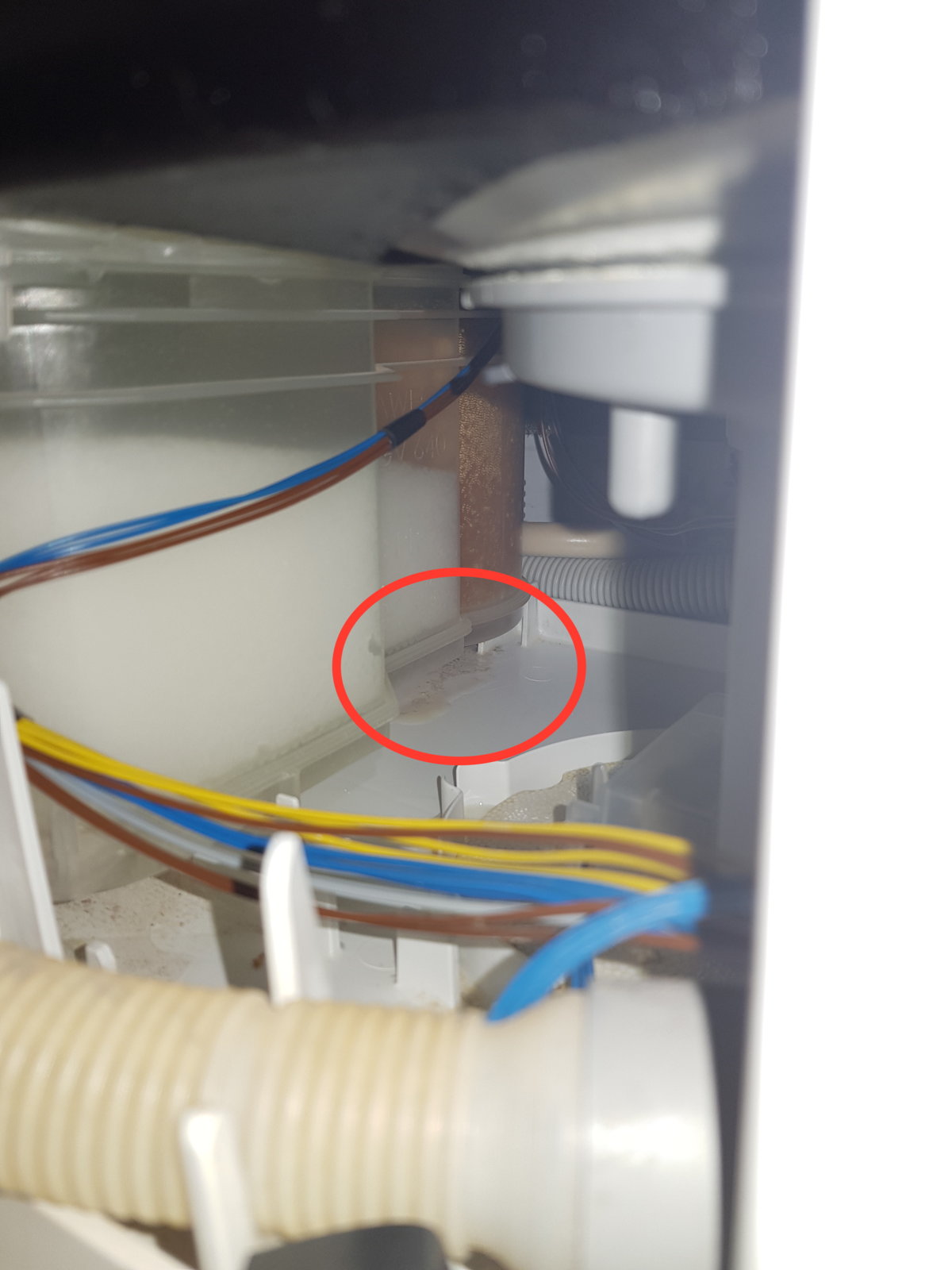 bosch dishwasher leaking right side