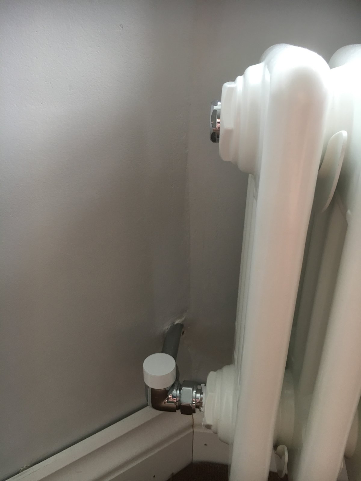 Angled pipe collar for radiator | DIYnot Forums