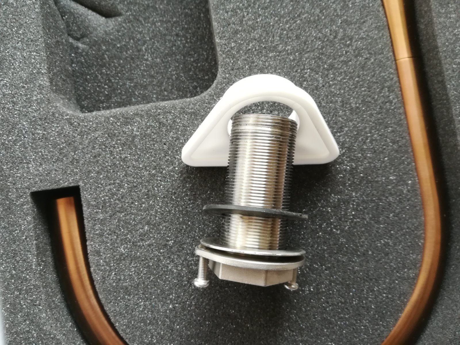 Advice on fitting kitchen tap needed. | DIYnot Forums