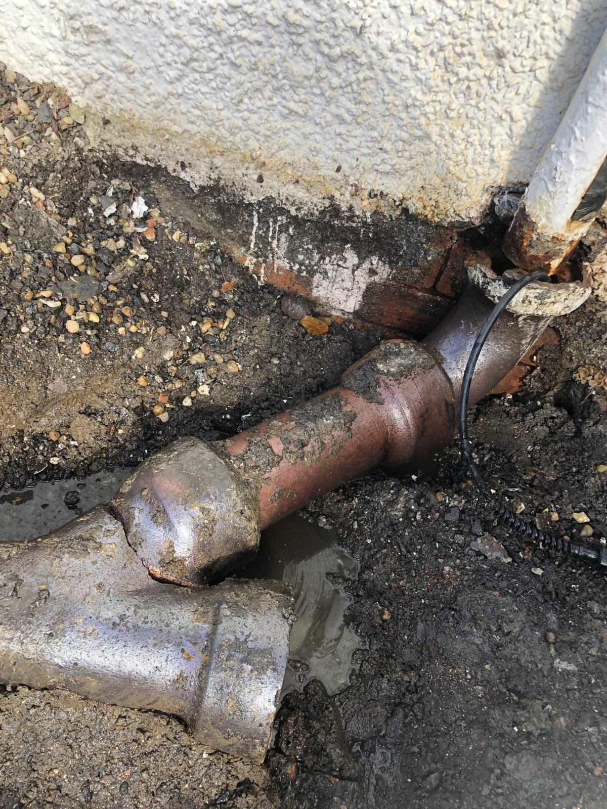 Broken clay drain DIYnot Forums