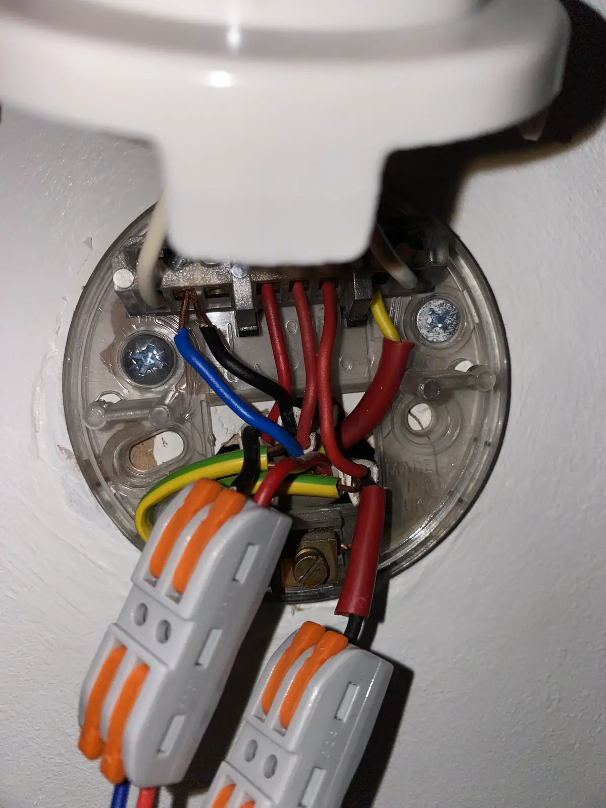Light and extractor fan won’t run together when operated by new