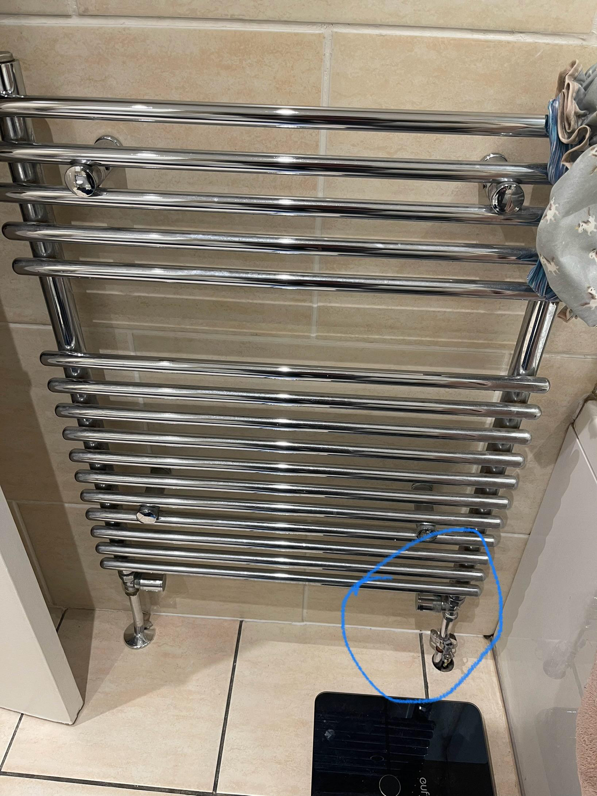 Towel rail leaking can I replace the valves with TRV? DIYnot Forums