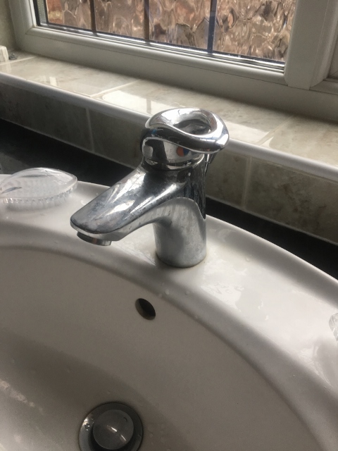 Changing Bathroom Mixer Tap Cartridge - Artcomcrea