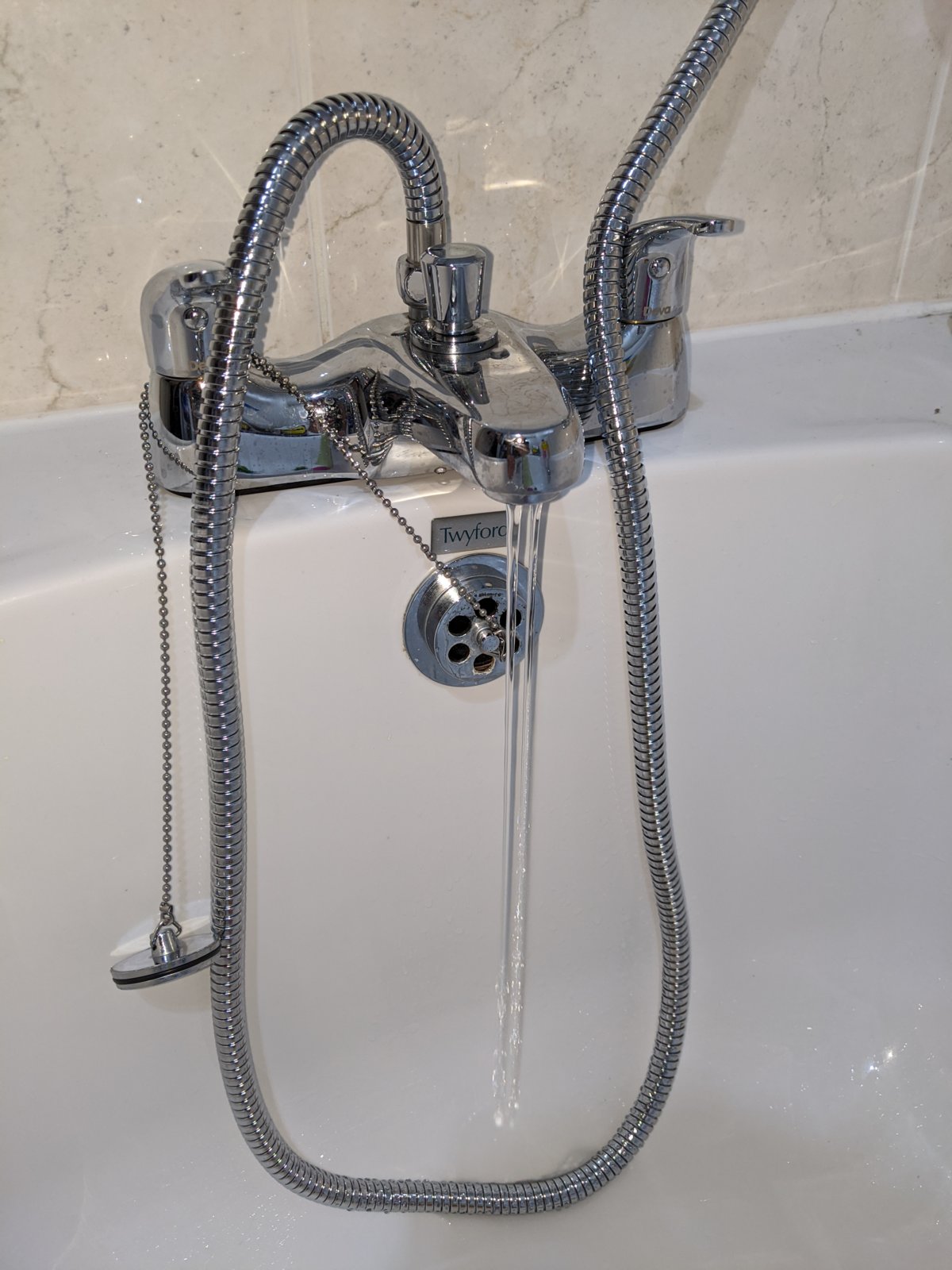 Water keeps running from bath tap DIYnot Forums