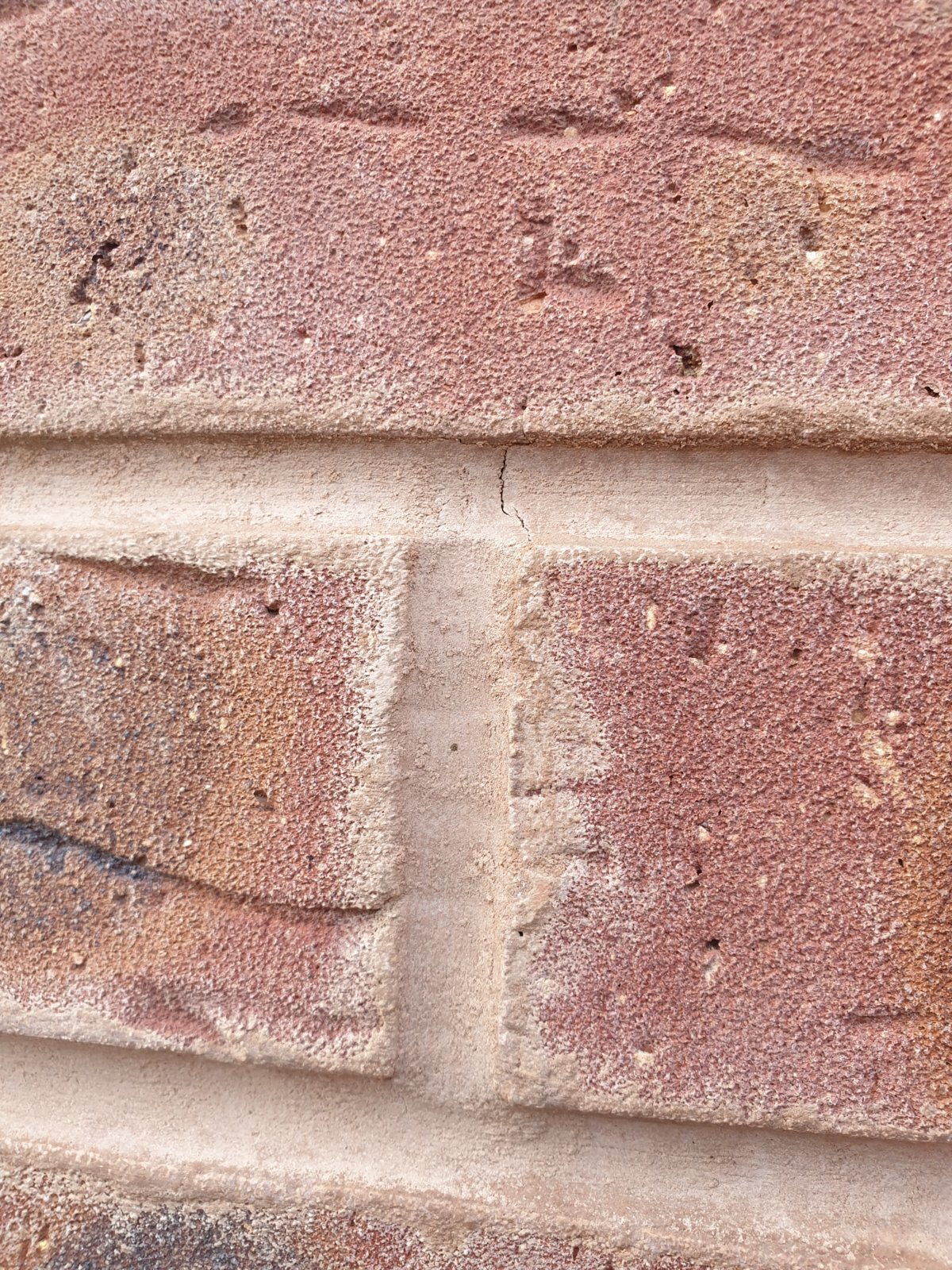 Hairline cracks following repointing | DIYnot Forums
