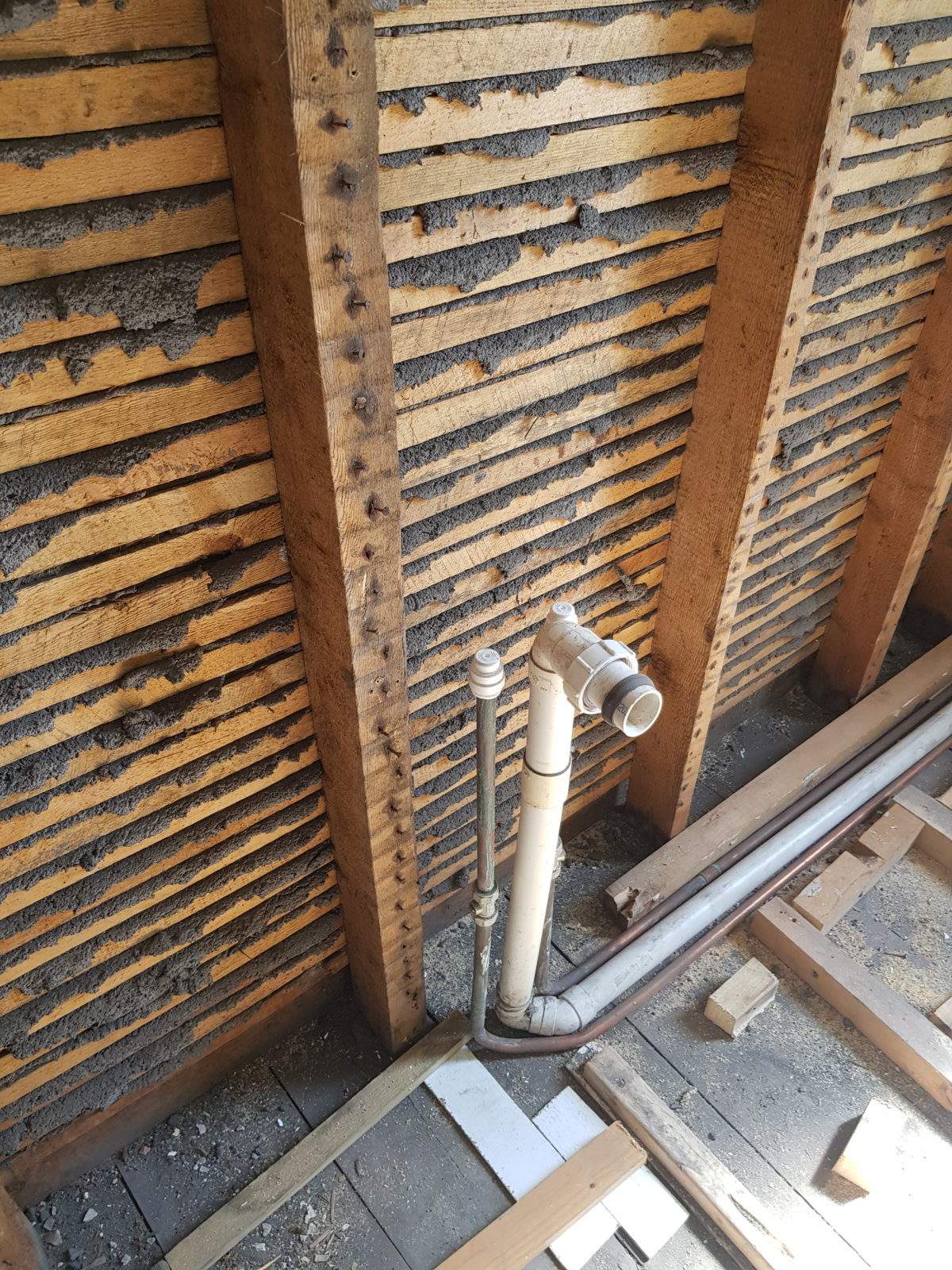Does basin waste pipe need 'drop' under floorboards? DIYnot Forums