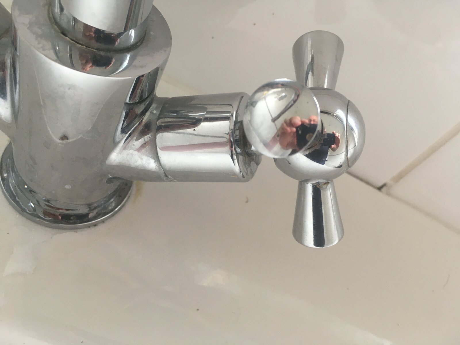 Can not get the cap off mixer taps DIYnot Forums