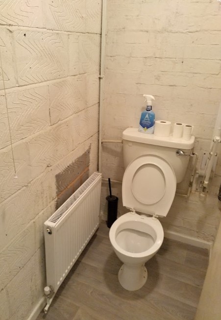 2 old WC room.jpg