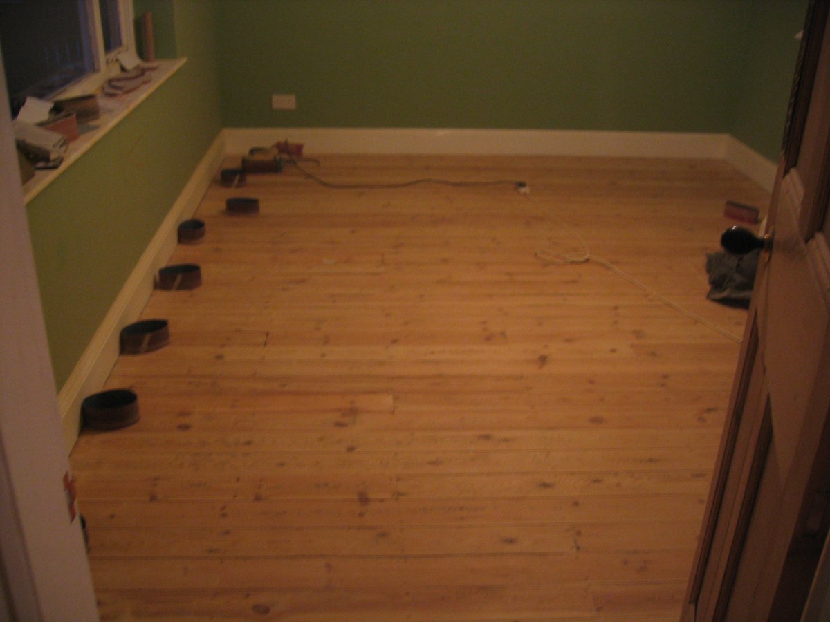 20100221 floor sanding 009 (library).jpg