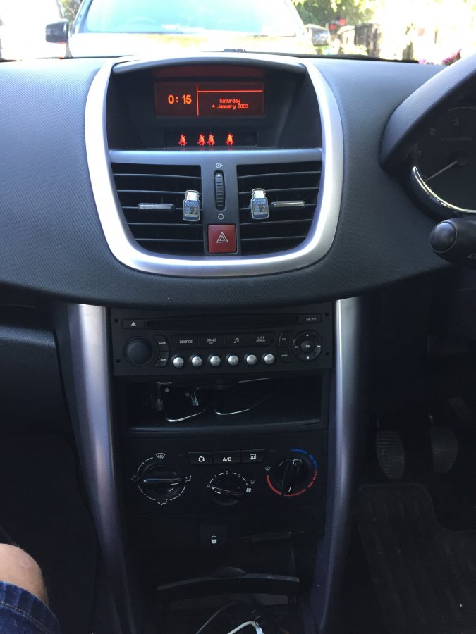 How to install the car stereo PEUGEOT 207 📻 , adaptateur audio 207