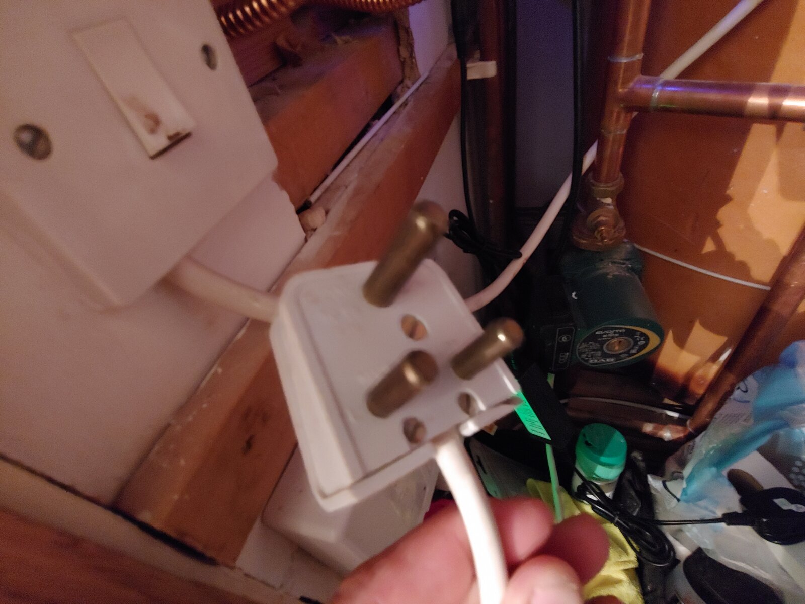 Adding plug socket in airing cupboard DIYnot Forums