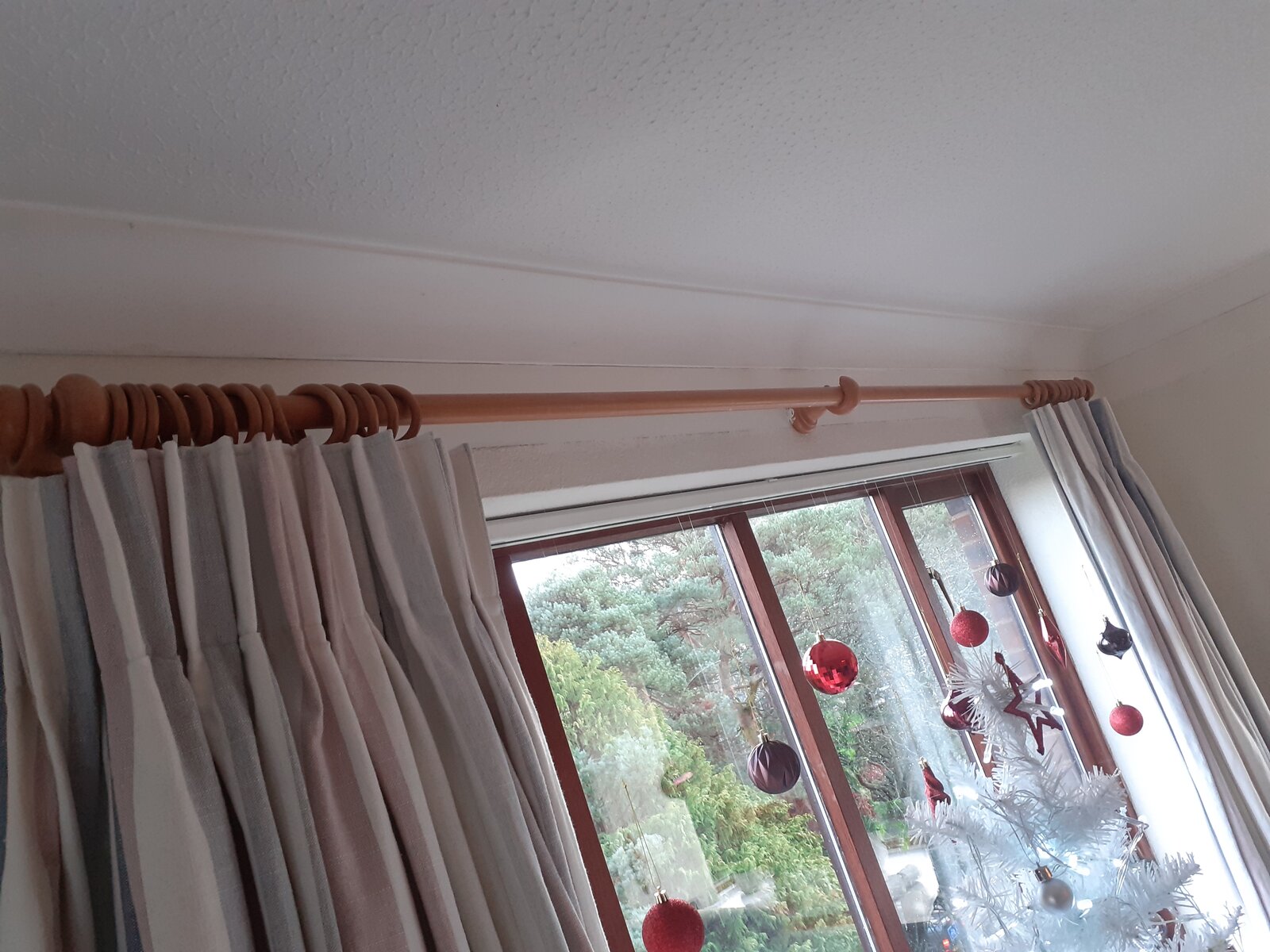 Putting up a curtain rail DIYnot Forums