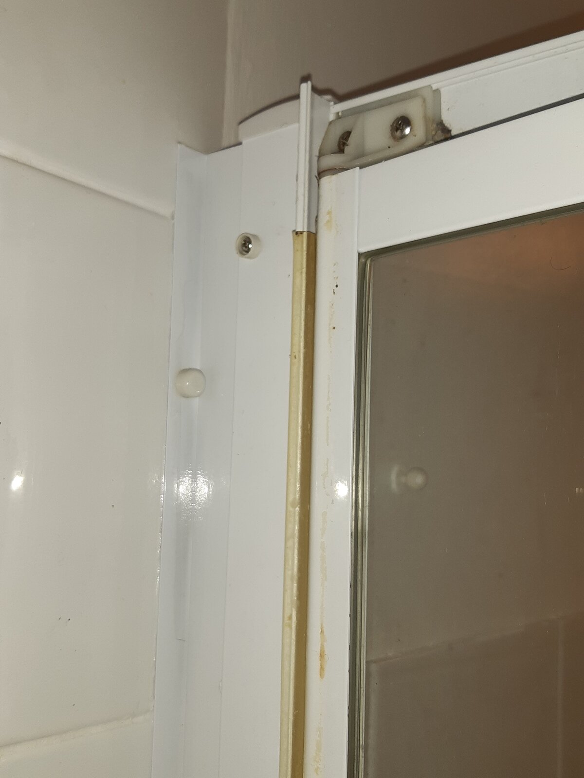 Bi fold shower door pops open DIYnot Forums