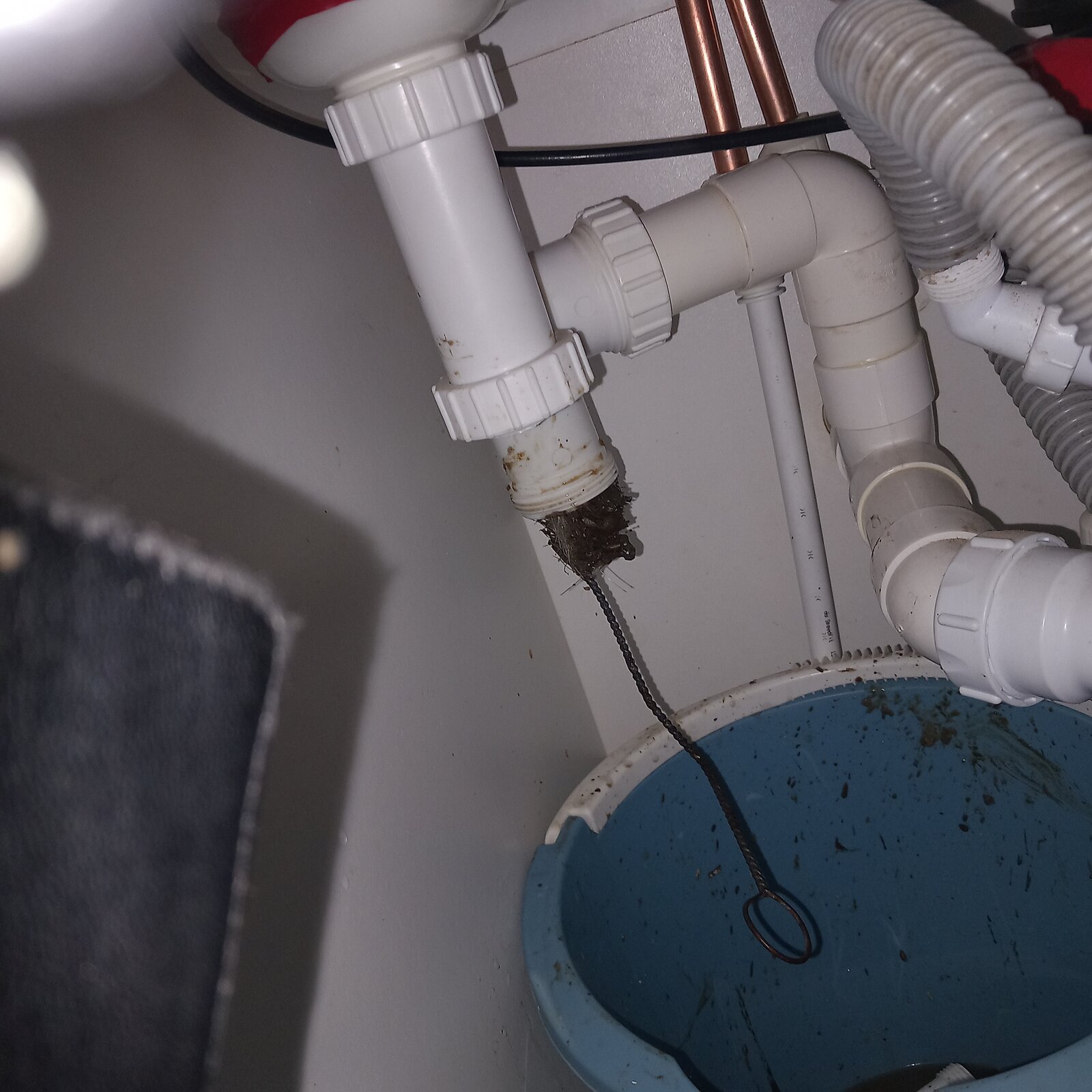 Kitchen sink waste not flowing | DIYnot Forums
