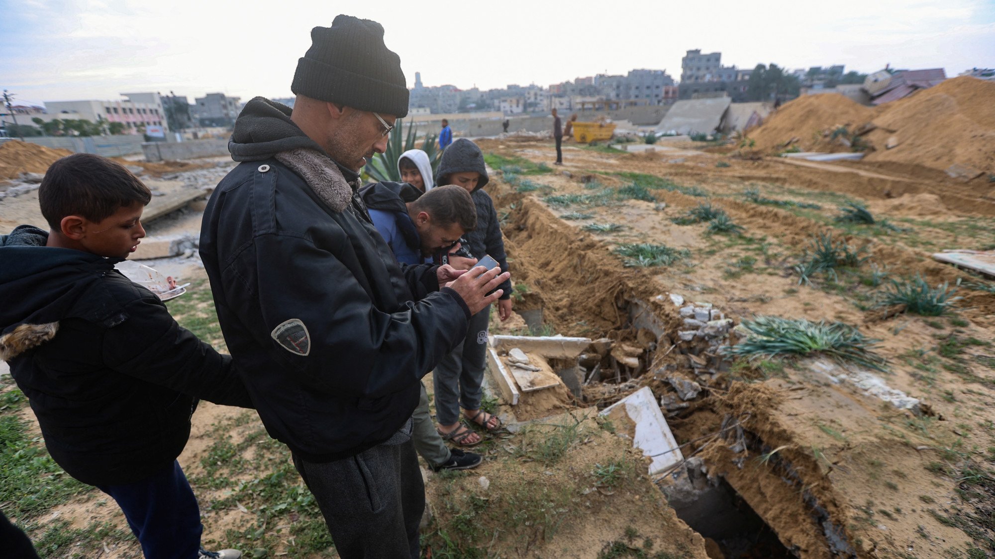 2024-01-17T113033Z_1406953926_RC2FJ5AGVMBF_RTRMADP_3_ISRAEL-PALESTINIANS (1).jpg