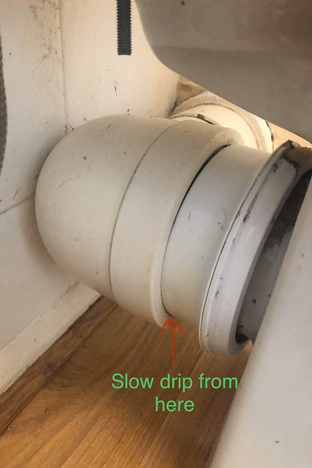 Leak behind toilet, pan connector DIYnot Forums