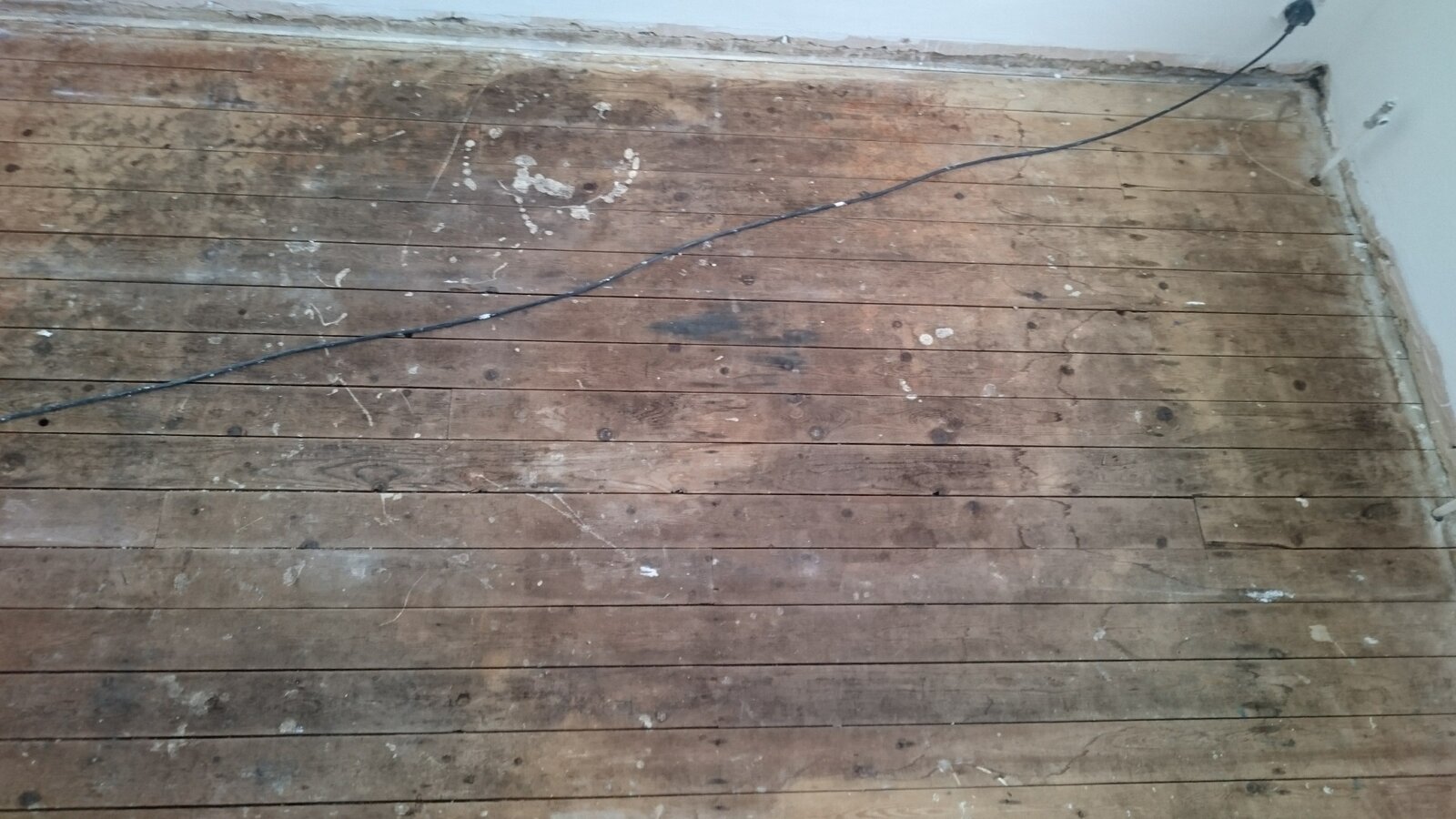 Are my floorboards damp enough to have to replace? DIYnot Forums