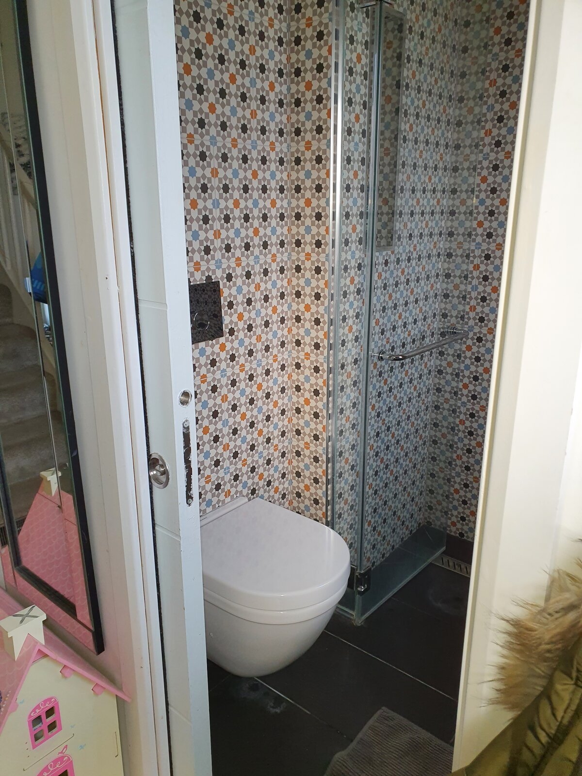 What's the smallest shower room you can have? DIYnot Forums