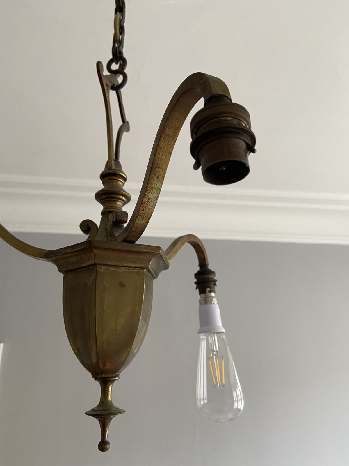 How to fix old flickering light | DIYnot Forums