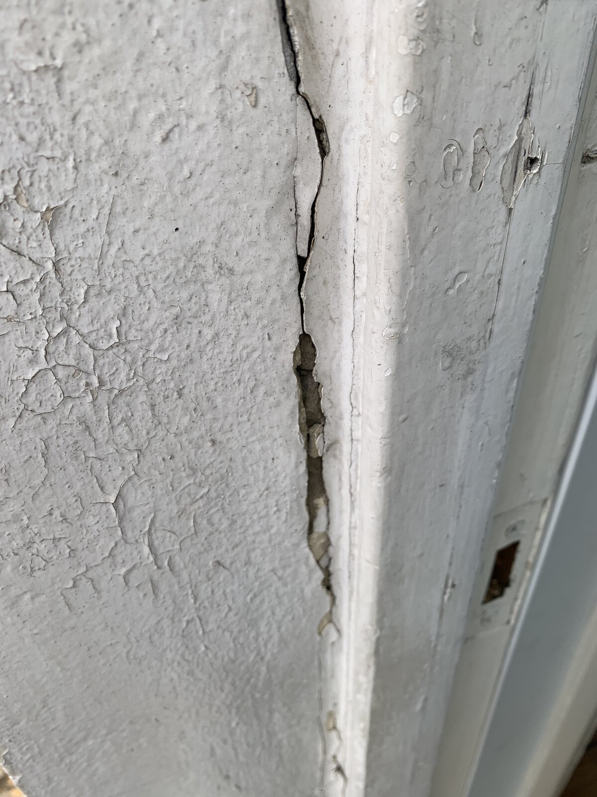 Restoring the cracked white rendering+paint around front door? (Late ...