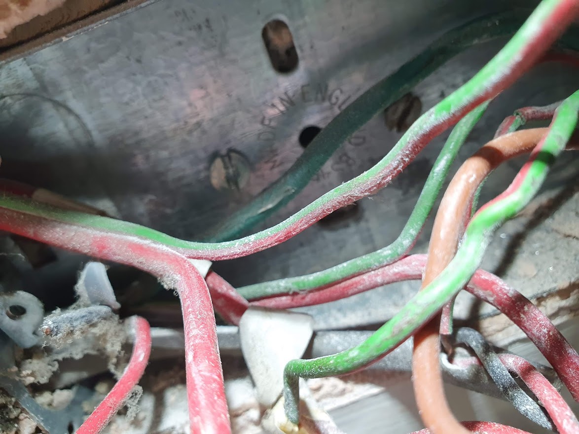 4-gang Green & red CPC (2).jpg