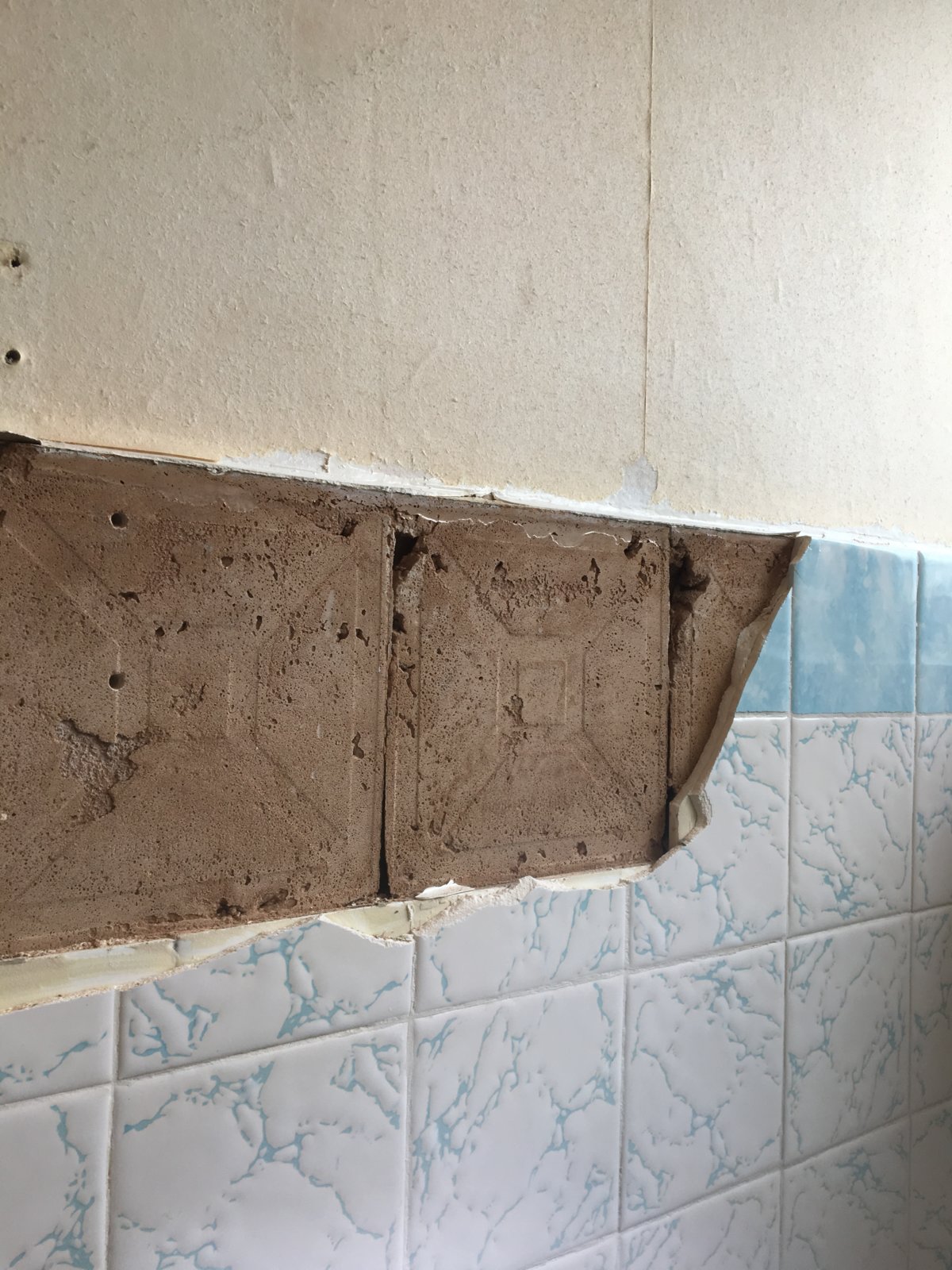 Strange Blocks Under Tiles DIYnot Forums