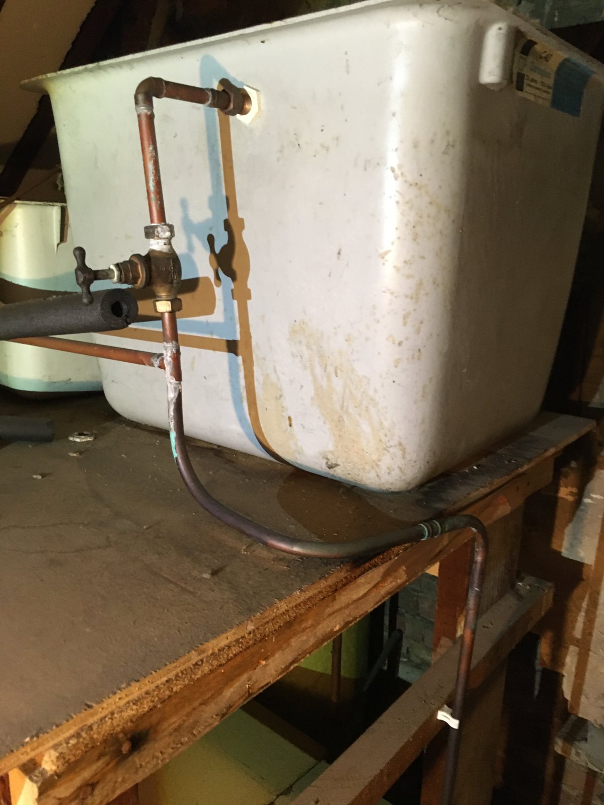 Water tank in loft no lid? New lid or new tank???? DIYnot Forums