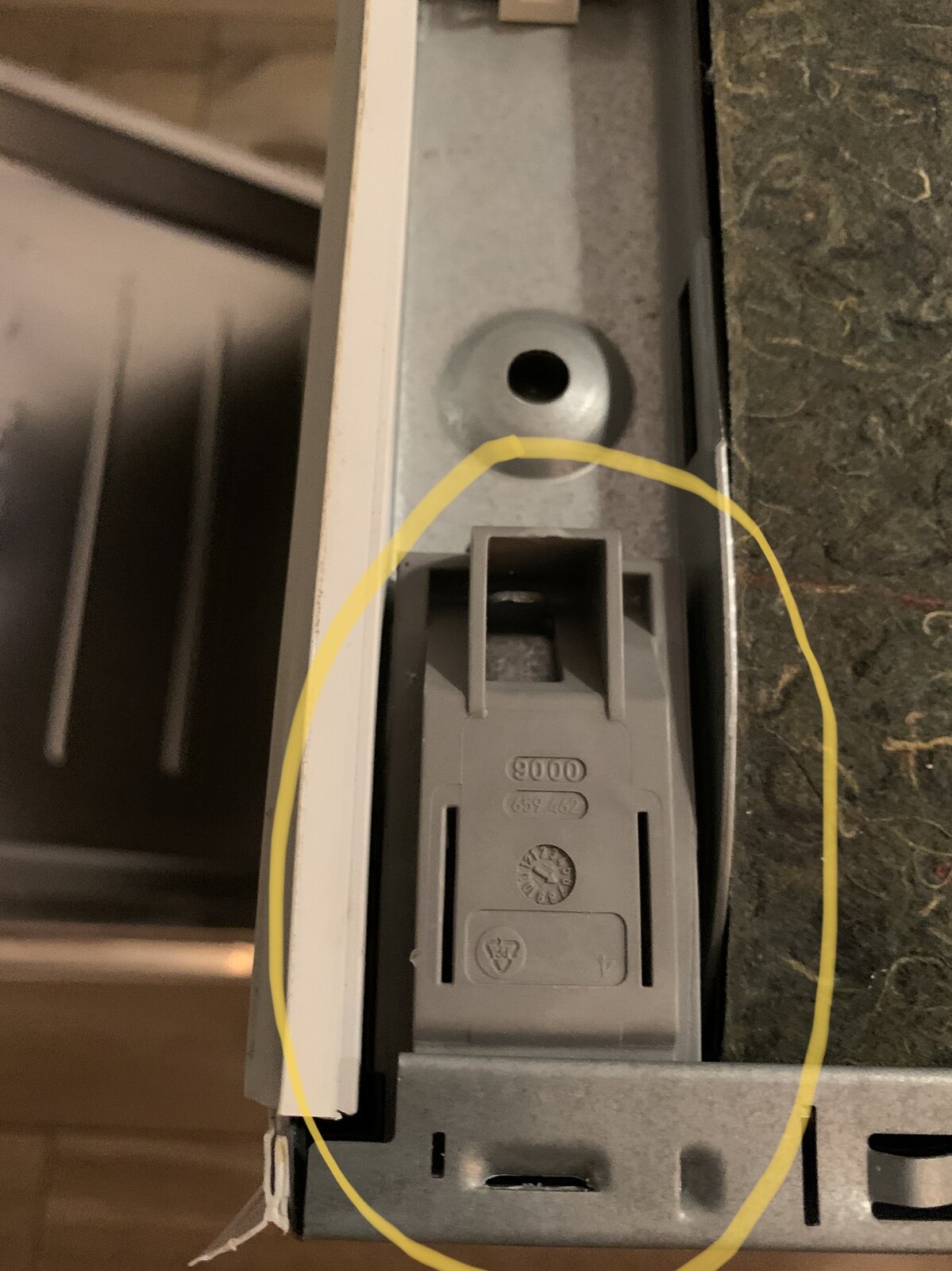 Integrated Dishwasher Side Panel/Hinge Replacement | DIYnot Forums
