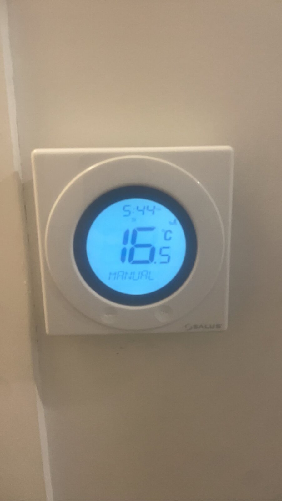 SALUS Model ST620RF not working, light stuck on a dim red DIYnot Forums