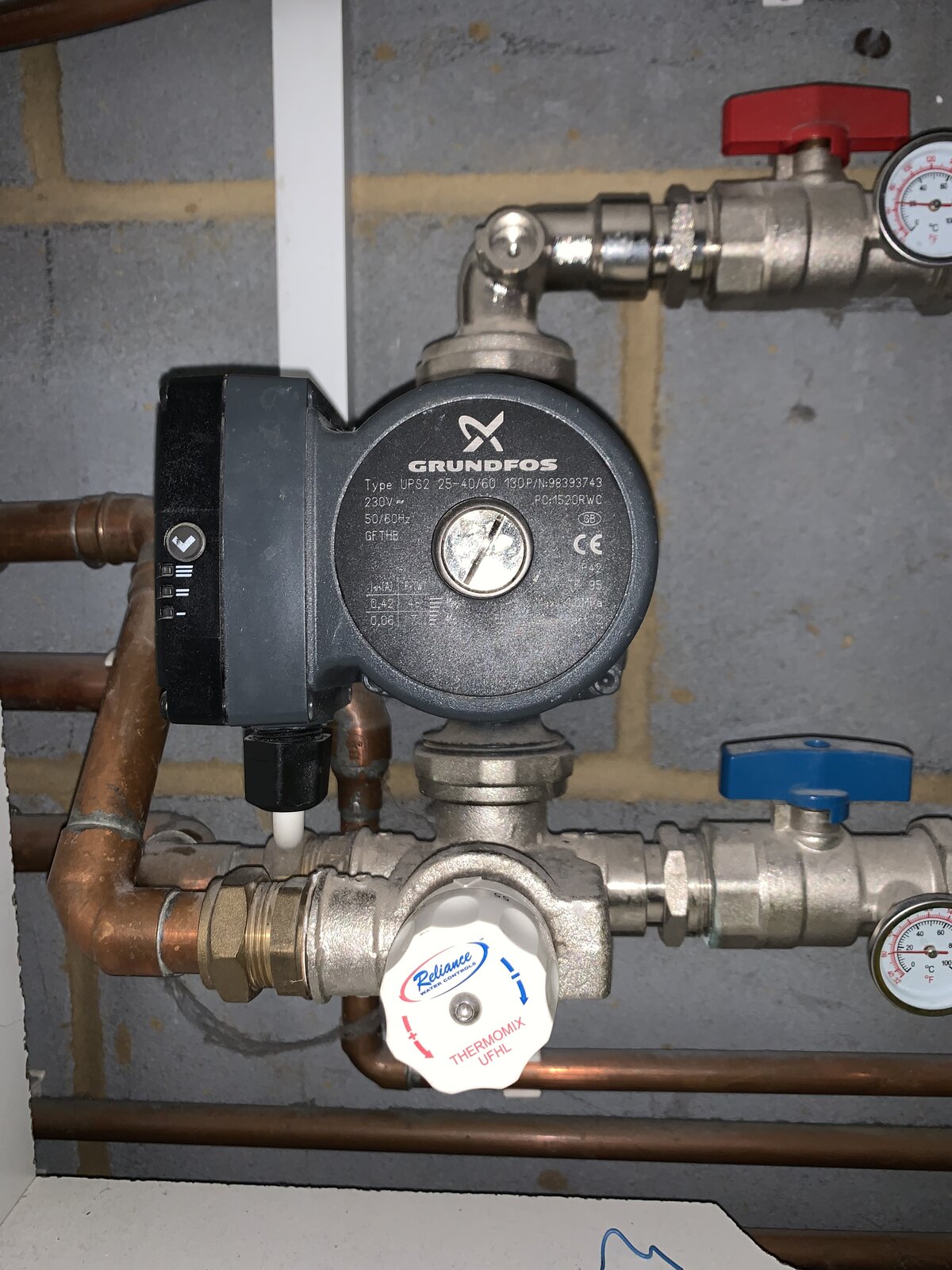 Help needed UFH not working. Grundfos UPS2 2540/60 potential