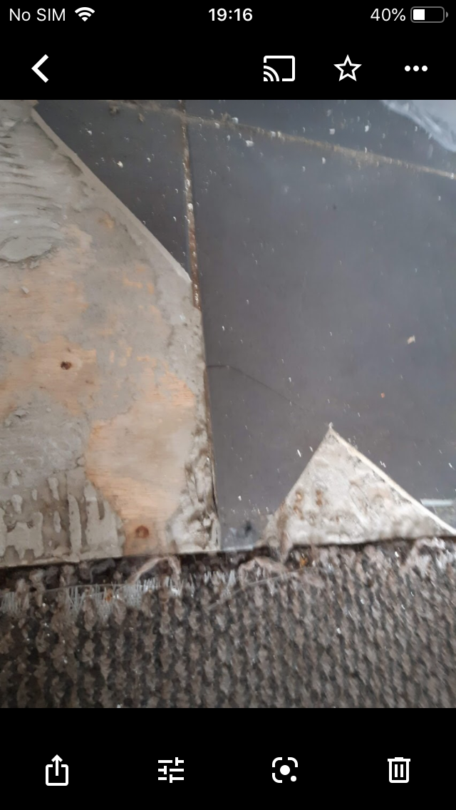 how to stop floor tiles cracking at edges ? DIYnot Forums