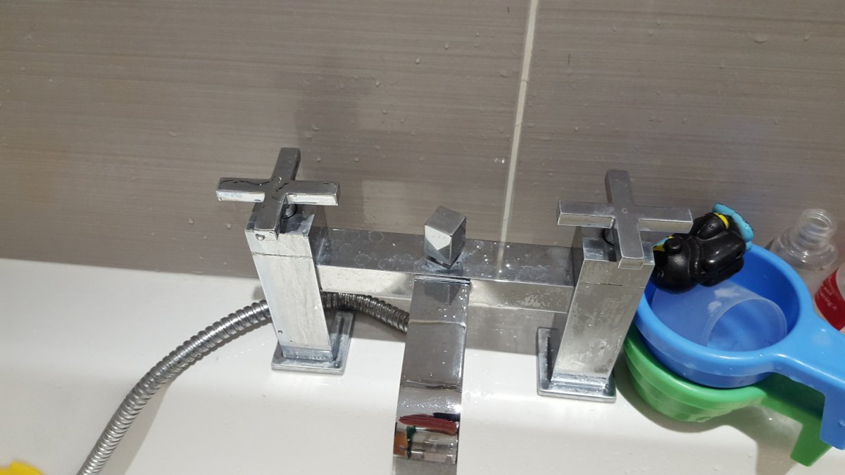 Stuck mixer tap on the bath DIYnot Forums