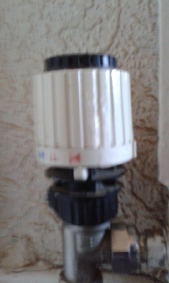 How do I get top off an old Danfoss thermostatic valve? DIYnot Forums