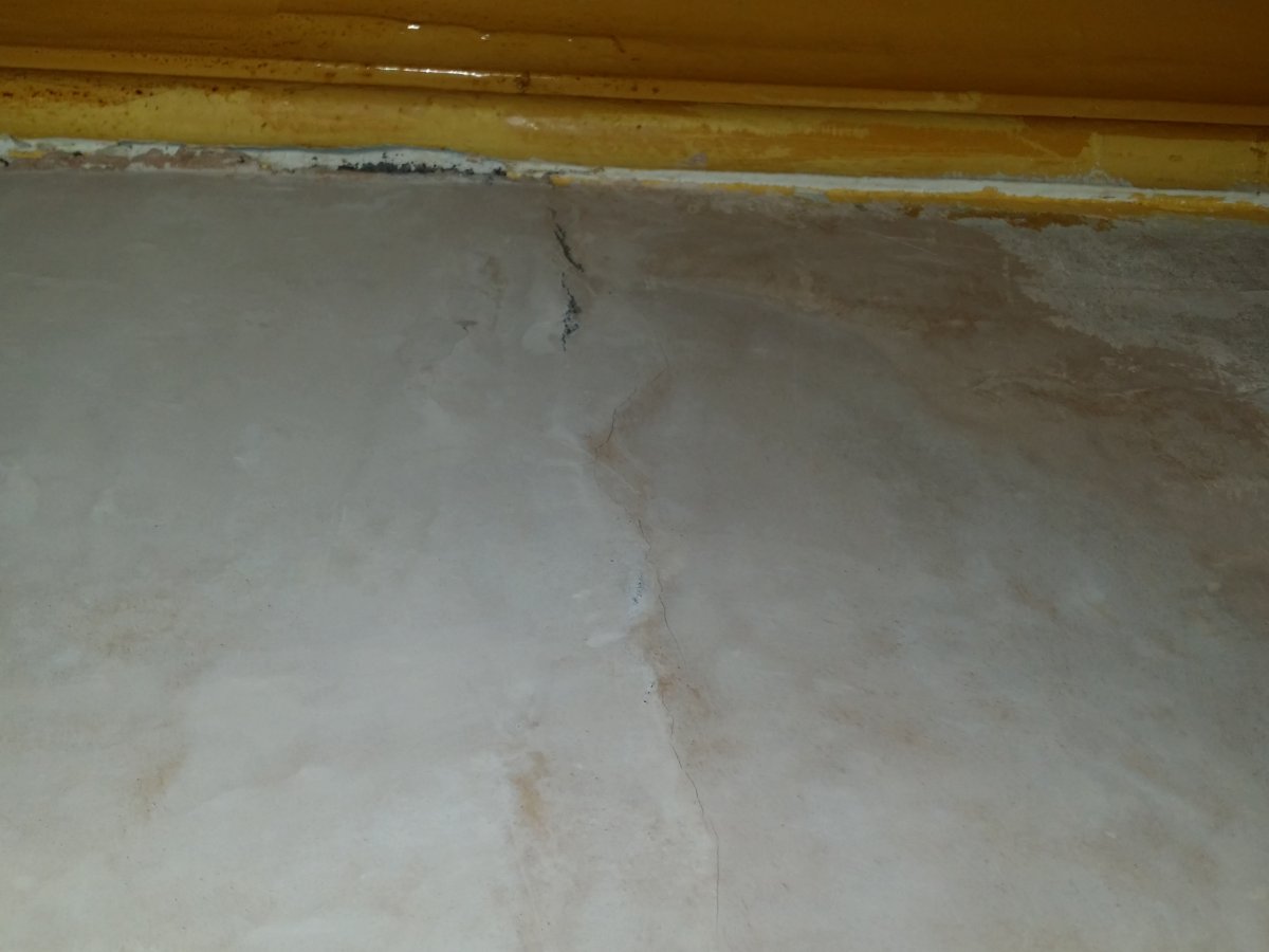 New plaster coming away from wall DIYnot Forums