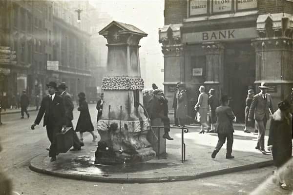 Aldgate pump.jpg