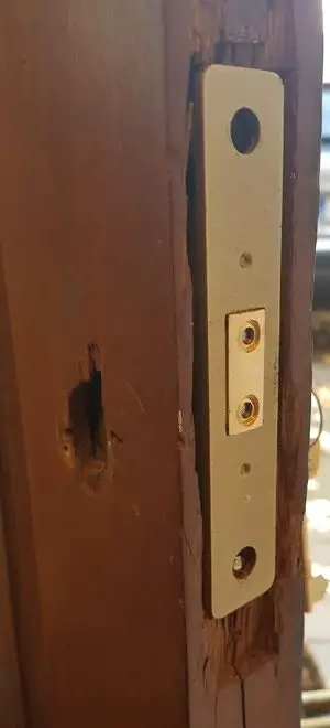 Badly Installed Lock 1.jpg
