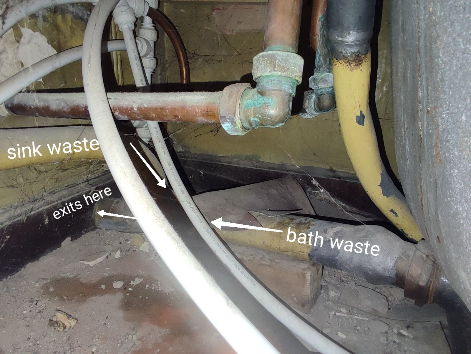 bathroomwastepipes.jpg
