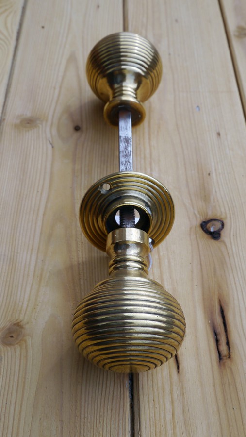 brass-beehive-knobs.jpg