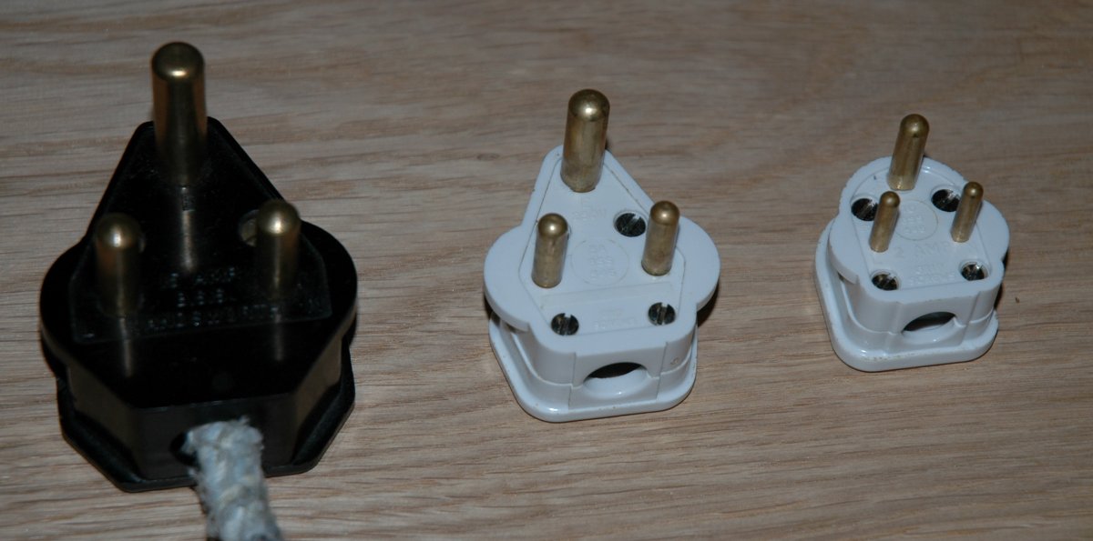 BS-546-3-pin-plugs.jpg