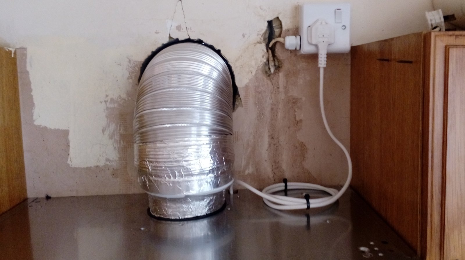 Rate this Job! Cooker Hood / Extractor Install DIYnot Forums