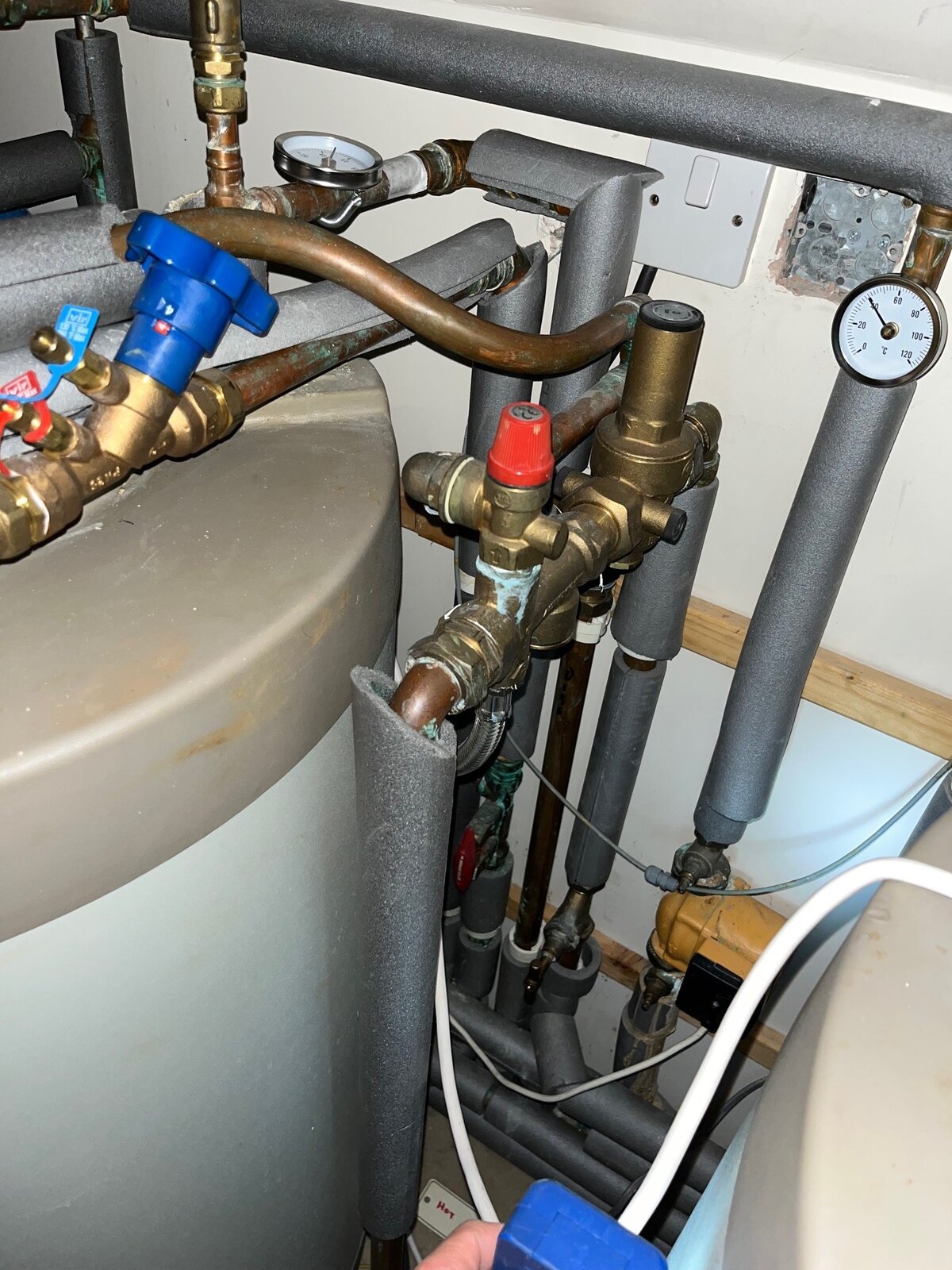 cold water to cylinder.jpg