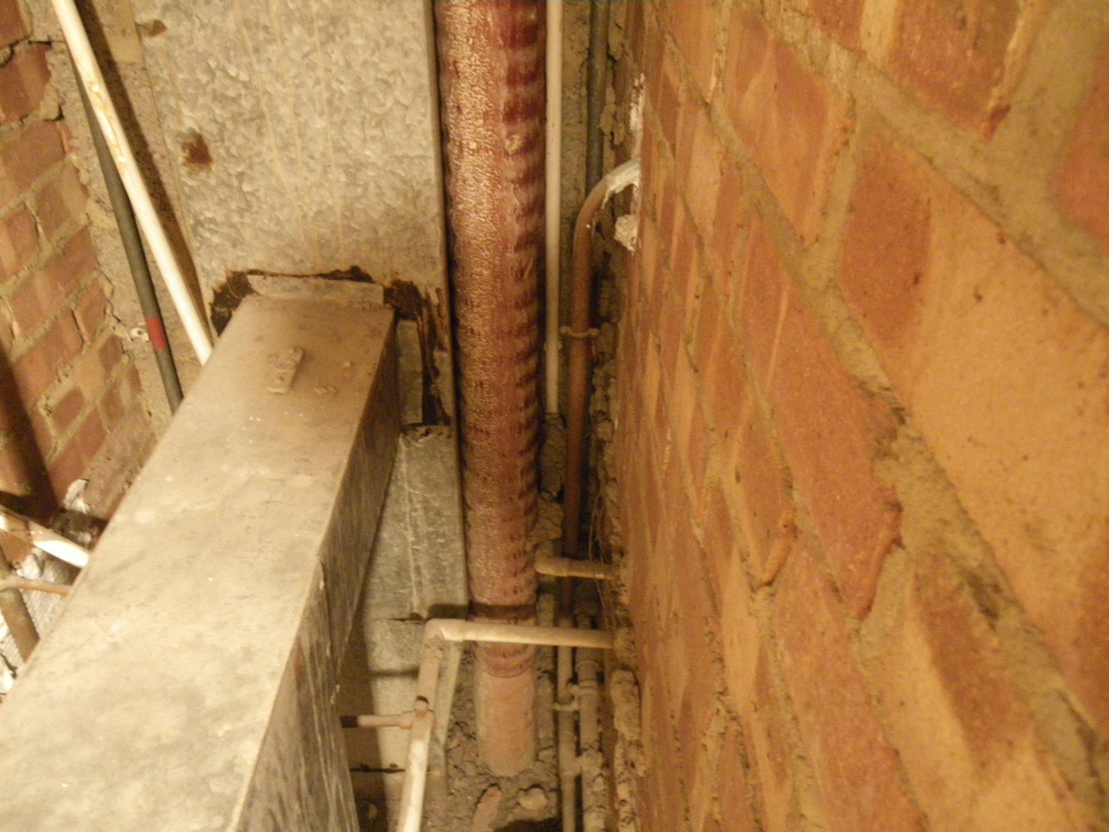 CWS to HWS and feed to bath and basin.JPG